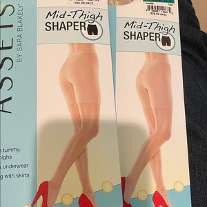 2 pairs Spanx Assets by Sara Blakely Mid-Thigh Shaper nude color size 3 NWT‎